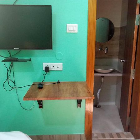 Serenity Inn And Grill Guwahati Luaran gambar