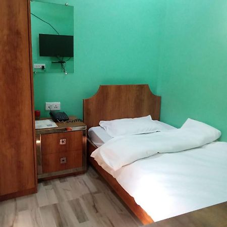 Serenity Inn And Grill Guwahati Luaran gambar