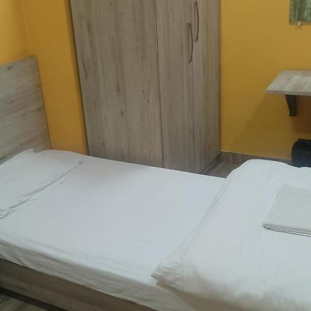 Serenity Inn And Grill Guwahati Luaran gambar