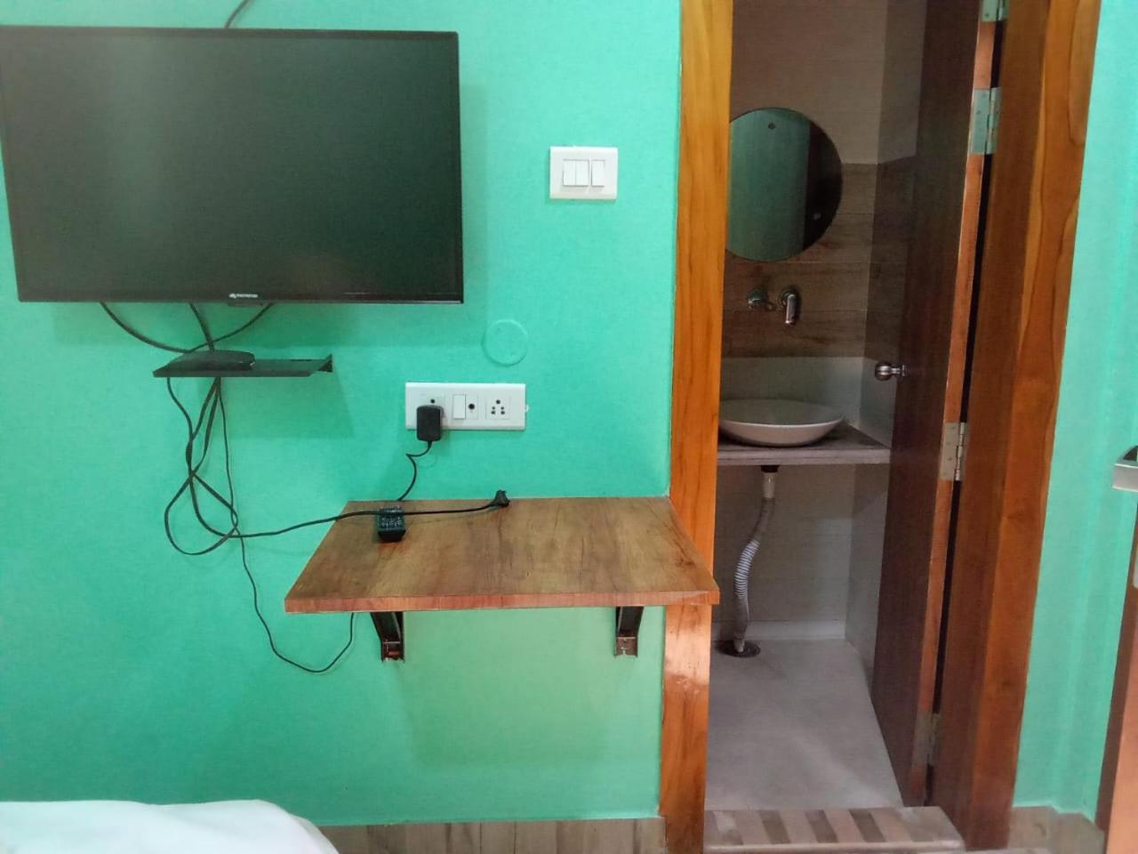 Serenity Inn And Grill Guwahati Luaran gambar